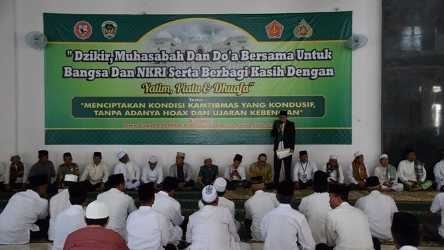 PEMKAB. MADIUN BERSAMA BADAN PENELITI KEKAYAAN PENYELENGGARA NEGARA DAN PENGAWAS ANGGARAN RI (BNI KPN & PA RI) SELENGGARAKAN DZIKIR DAN SHOLAWAT UNTUK BANGSA DAN NKRI DI MASJID AGUNG QUBA KABUPATEN MADIUN.