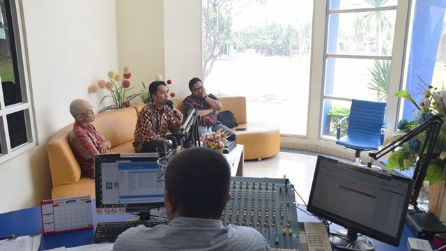 Talk show Bupati Madiun di radio Madya FM