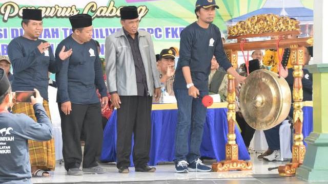 Upacara pembukaan Pekan Olahraga dan Seni Santri Madrasah Diniyah (Porsadin) II Kabupaten Madiun