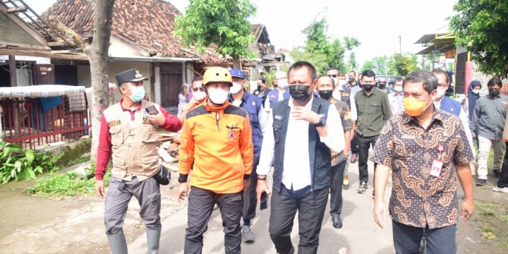 Sekretaris Daerah Provinsi Jawa Timur Tinjau Lokasi Pasca Bencana Puting Beliung