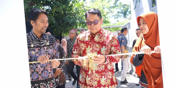 Bupati Madiun Dampingi Kepala BPS Provinsi Jatim Resmikan Masjid