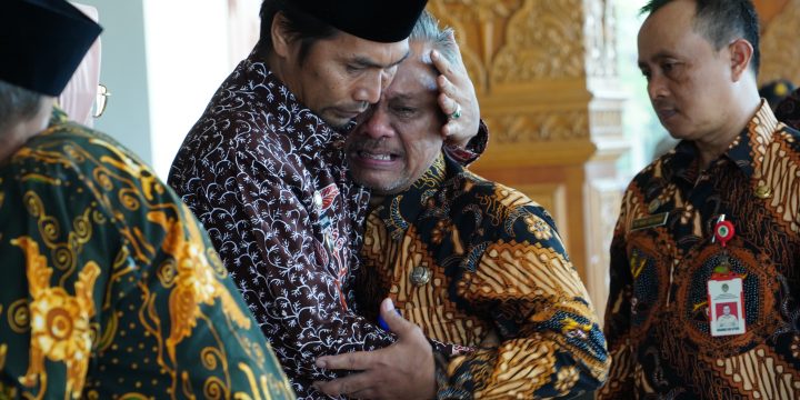 Tangis Haru Warnai Apel Bersama Bupati Madiun dan Wakil Bupati Madiun dengan ASN Pemkab Madiun