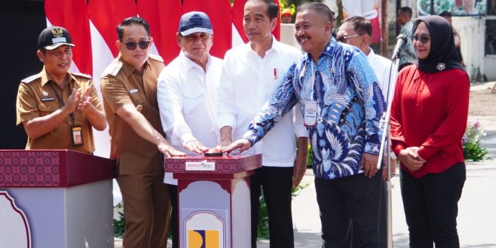 Presiden Joko Widodo Resmikan Pelaksanaan Inpres Jalan Darrah di Kabupaten Madiun