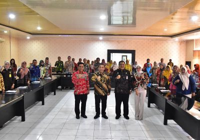 BUKA BIMTEK PELAYANAN PRIMA, PJ BUPATI MADIUN MINTA DPMPTSP AGAR TERUS BERIKAN PELAYANAN TERBAIK