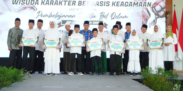 CIPTAKAN GENERASI BERAKHLAQUL KARIMAH, 449 PELAJAR SD/SMP DI KAB. MADIUN IKUTI WISUDA KARAKTER BERBASIS KEAGAMAAN